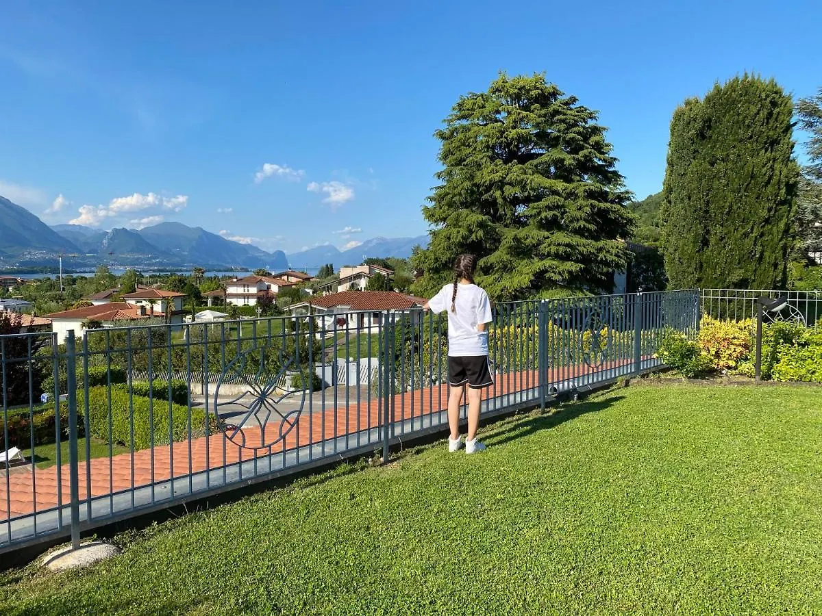 Flowers & Garden Apartment Con Vista Lago Manerba del Garda