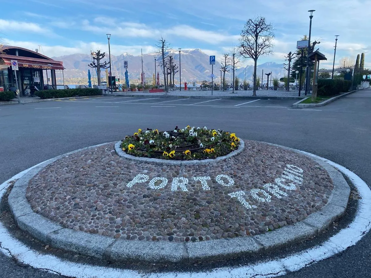 Flowers & Garden Apartment Con Vista Lago Manerba del Garda