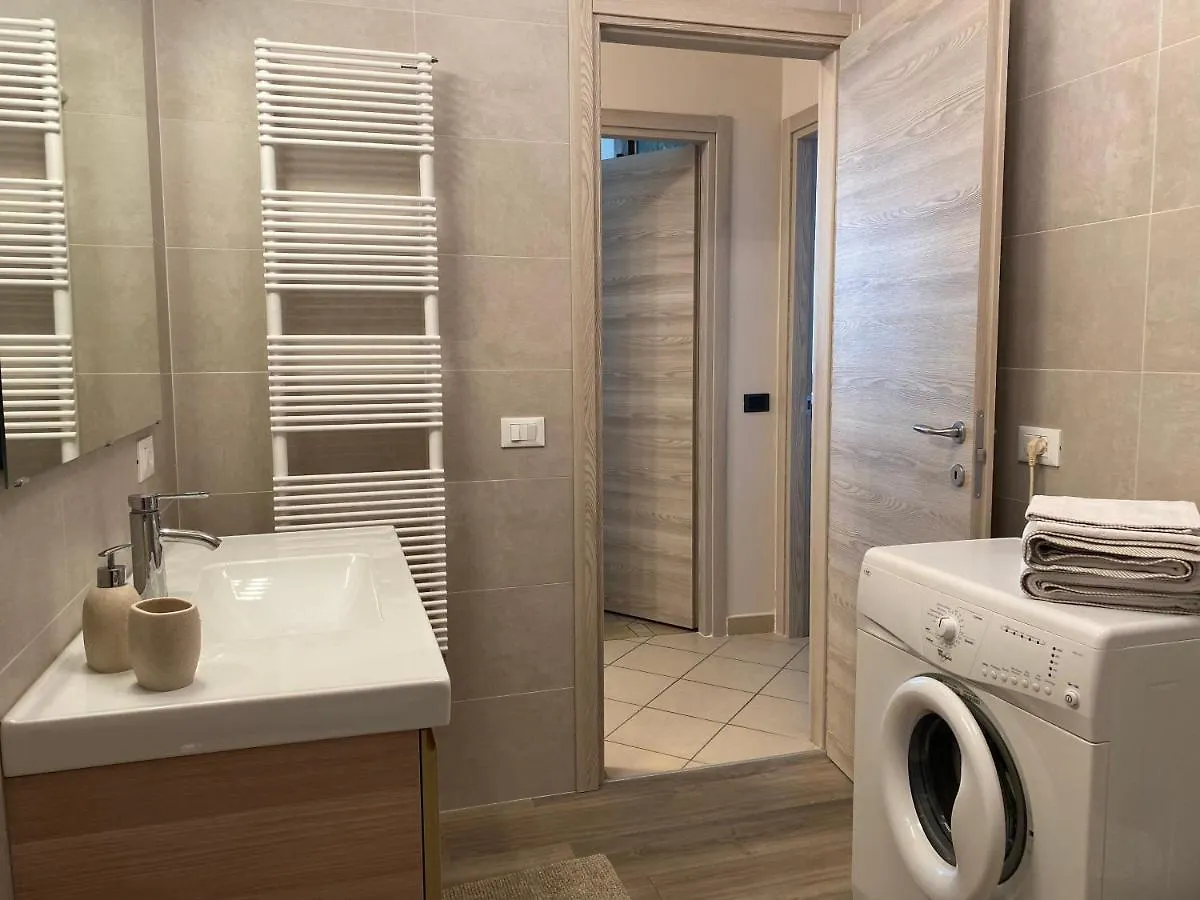 Flowers & Garden Apartment Con Vista Lago Manerba del Garda